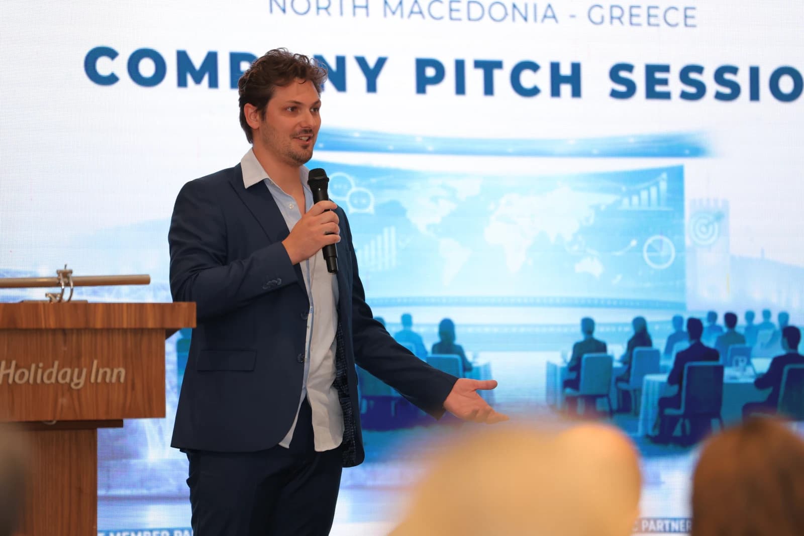 Factum pitching at the Company Pitch Session